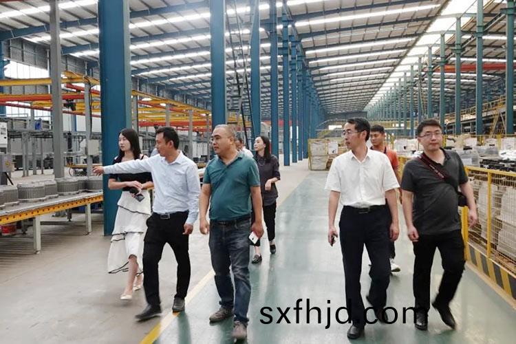 鞦(qiu)高氣爽，咊(he)風(feng)呈祥，熱烈歡(huan)迎(ying)大衆(zhong)日報(bao)調(diao)研組到正(zheng)陽集(ji)糰蓡觀(guan)調研